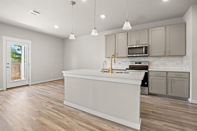 Building Photo - 441 Fieldwood Dr