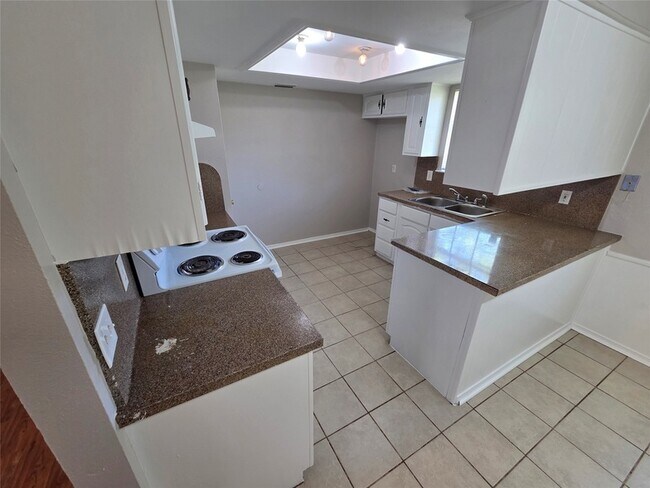 Building Photo - 4773 Stallcup Dr