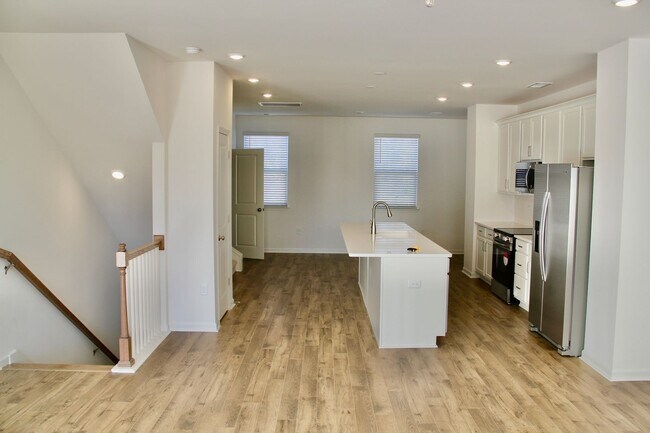 Building Photo - 466 Blair Rd