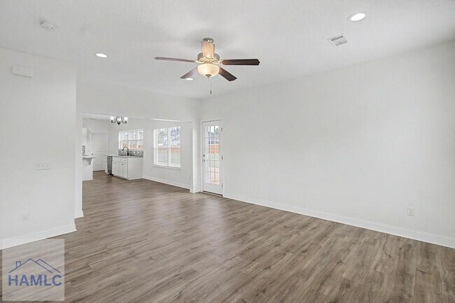 Building Photo - 206 Farnsworth Trl