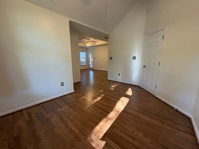 Building Photo - Beautiful Pet-Friendly, 3 Bedroom, 2 Bath House in Bogart, Georgia on 1-acre lot