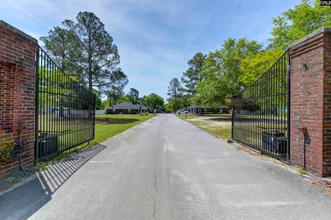 Building Photo - 111 Hutto Hill