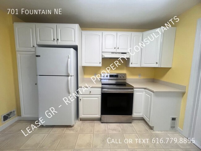 Building Photo - Three Bedroom Unit in Medical Mile / Herit...