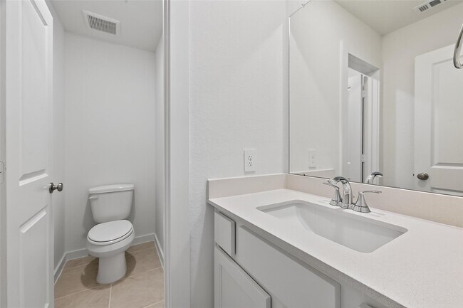 Building Photo - 3238 Kindred Wy