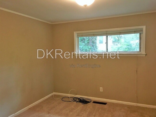 Building Photo - 808 Meadow Pl