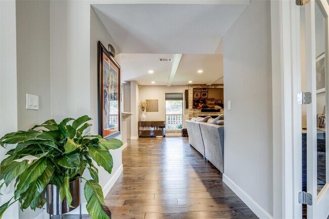 Building Photo - 4321 Dartstone Dr