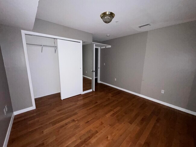 Building Photo - 6408 Polk St