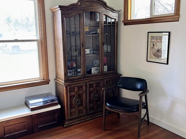 Building Photo - A st.