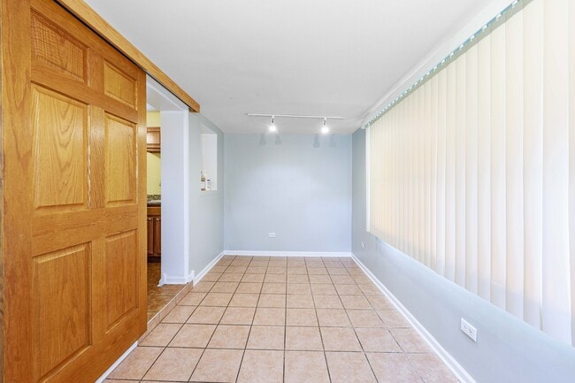 Building Photo - 5557 S Kildare Ave