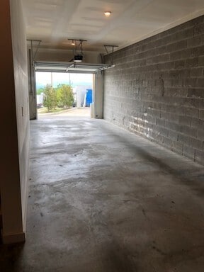 Building Photo - 2348 Zermatt Ave