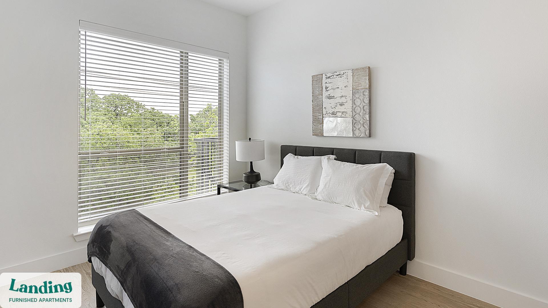 Building Photo - 650 E Sycamore St