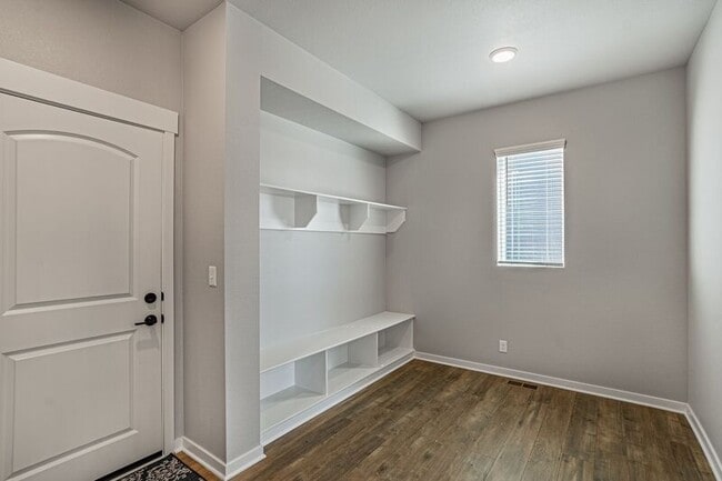 Building Photo - 5720 Slate River Pl