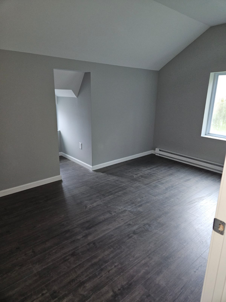 Building Photo - 158 Cliff St