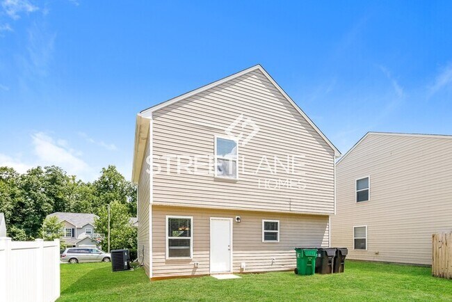 Building Photo - Charming 3 bedroom home in Charlotte!