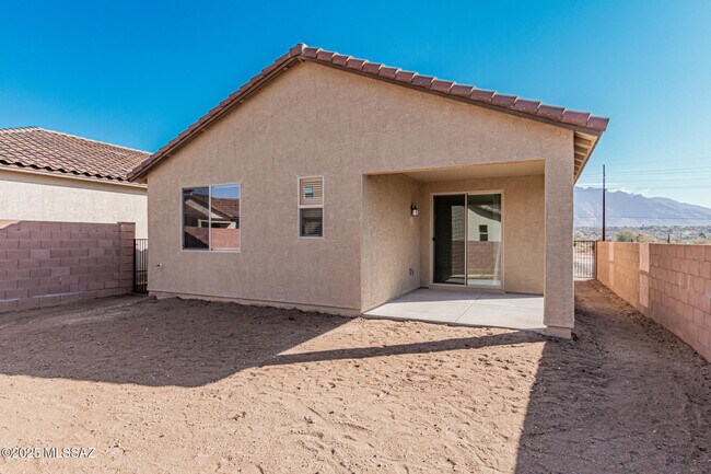 Building Photo - 9253 N Agave Gold Rd