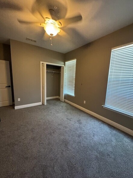 Building Photo - 6207 Jordans Pass Dr