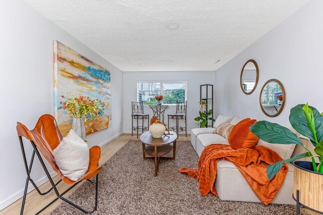 Building Photo - 3747 Christie Rd W