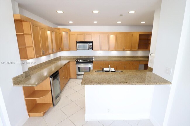 Building Photo - 151 Crandon Blvd