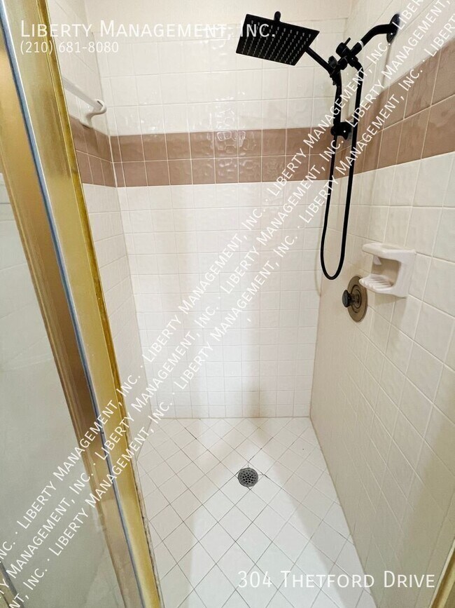 Building Photo - 304 Thetford Dr