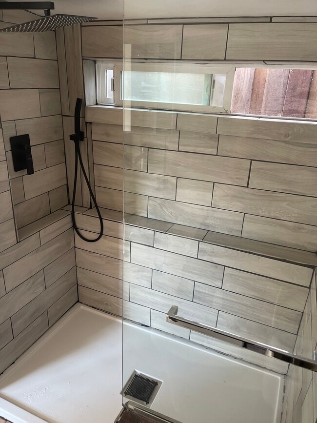 Building Photo - 3136 Hoen Ave