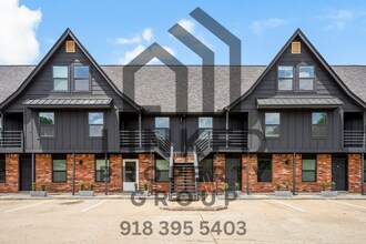 Building Photo - 3711 S Indianapolis Ave