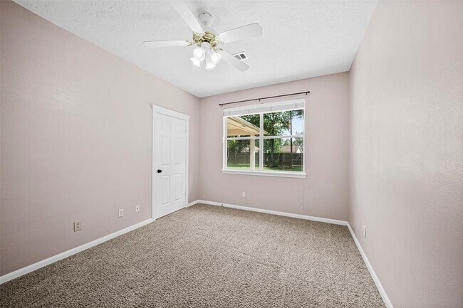 Building Photo - 2452 Ripplewood Dr