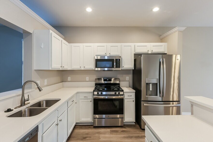 Building Photo - 6707 Cambridge Park Dr