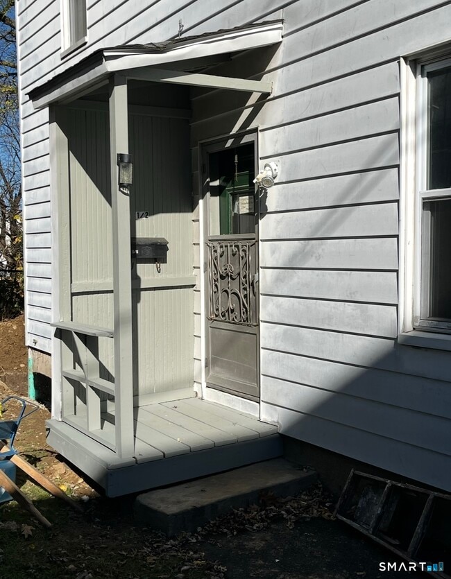 Building Photo - 109 1/2 Oak Ave