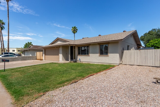 Building Photo - 4632 W Palo Verde Dr