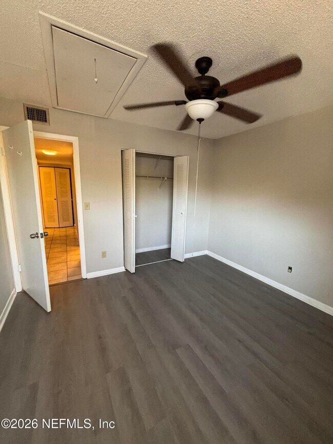 Building Photo - 4 Tarragona Ct