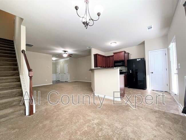 Building Photo - 599 Oakside Pl