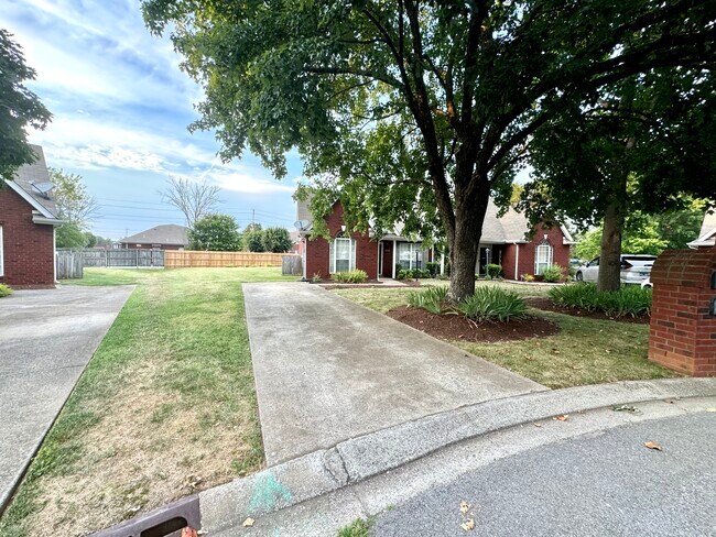 Cut-de-sac street - 1946 Black Fox Xing