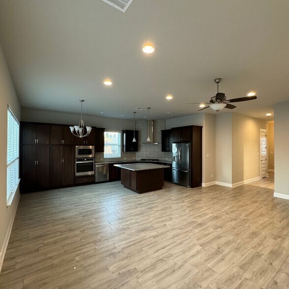 Building Photo - 3750 E Palm Valley Blvd