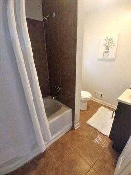 Building Photo - 2574 Brentford Pl
