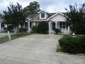 Building Photo - 8136 Heirloom Dr