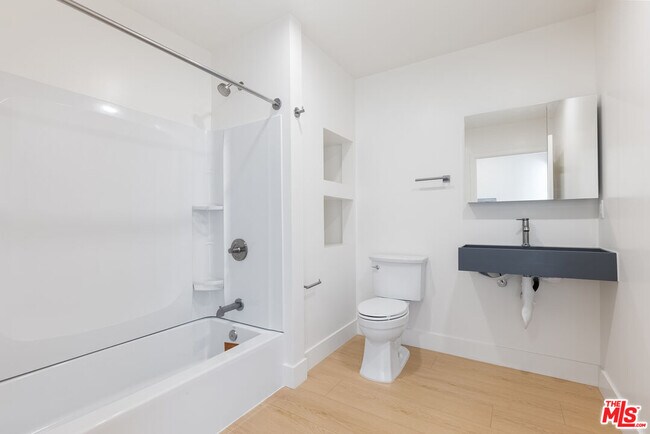 Building Photo - 8561 Belmont St