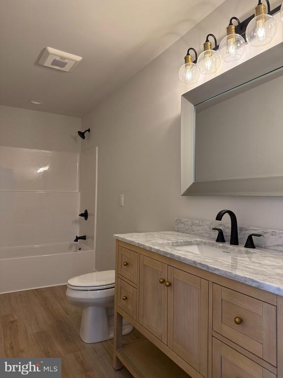 Building Photo - 44 Cedar Beach Rd