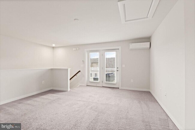 Building Photo - 1109 Madeira Terrace SE