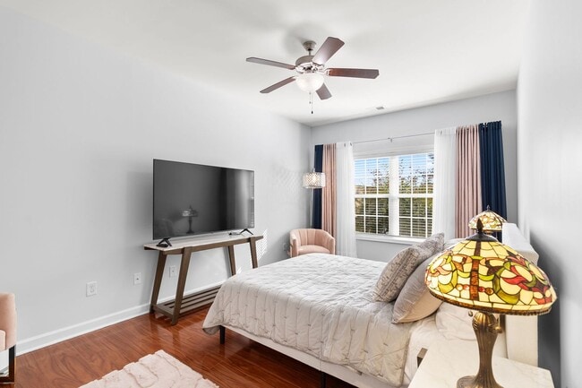 Building Photo - Furnished Townhome – All Inclusive | Gated...