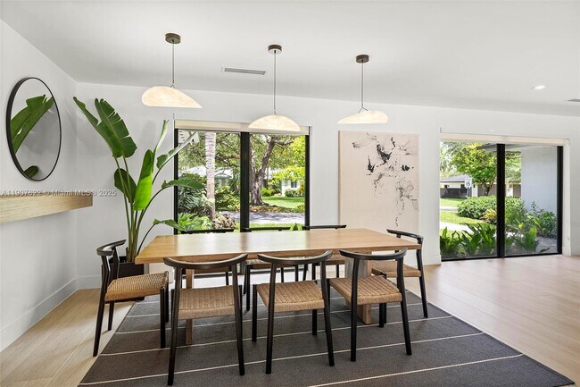 Building Photo - 15121 SW 69th Ct