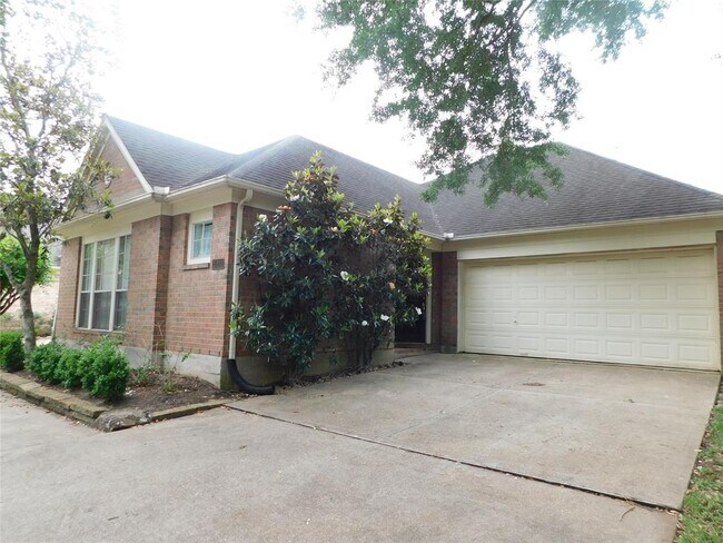 Building Photo - 4211 Creek Hollow Ln