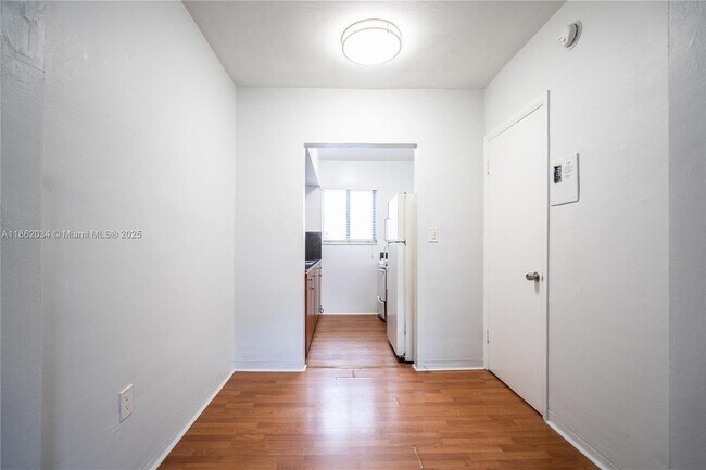 Building Photo - 7315 Harding Ave
