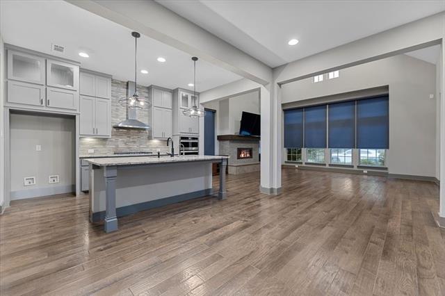 Building Photo - 7112 Royal View Dr