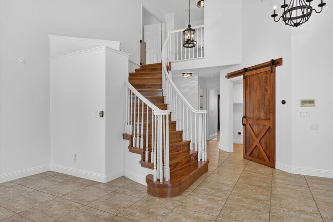 Building Photo - Toro Sunshine Expansive 4 Bed/ 3 Bath Home!