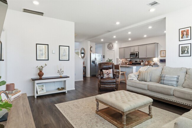 Building Photo - 358 Jewett Meadow Dr