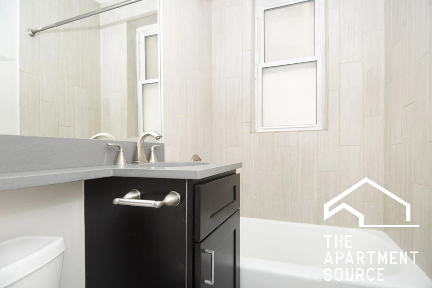 Building Photo - 511 W Belmont Ave