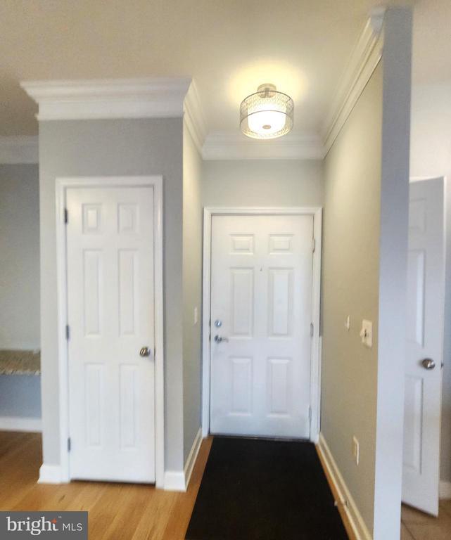 Building Photo - 501 Hungerford Dr