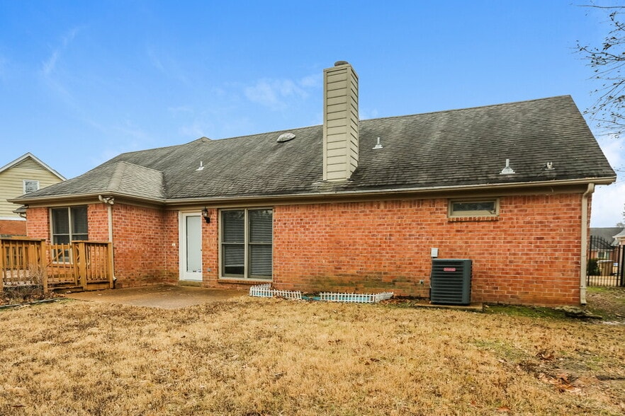 Building Photo - 8674 Leaf Manor Cove