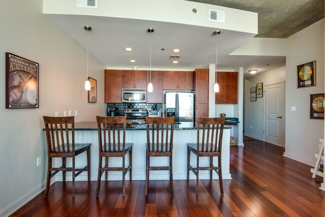Building Photo - Downtown Luxury Living at The Encore
