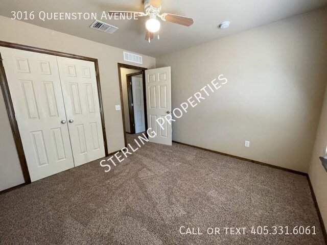 Building Photo - 3016 Queenston Ave